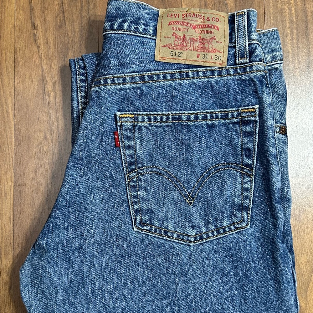 Vintage Levi's 512  Men's Slim Fit Medium Wash Size W28 L30